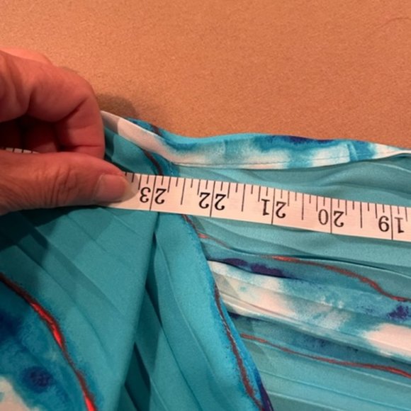 White House Black Market Pleated Tie-Dye Maxi Skirt - Size 4 - NWT - Picture 16 of 17